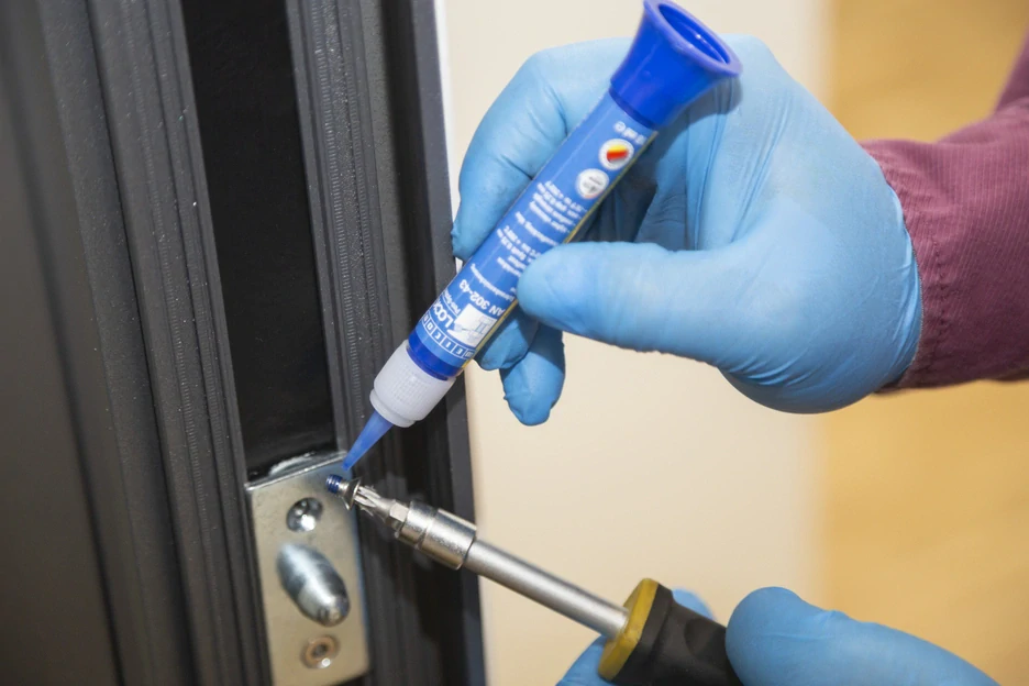 Lepidlo WEICONLOCK® AN 302-43 na zajištění šroubů, 10 ml